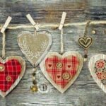 TAPPETO ANTISCIVOLO CUORI APPESI ROSSI 52X350